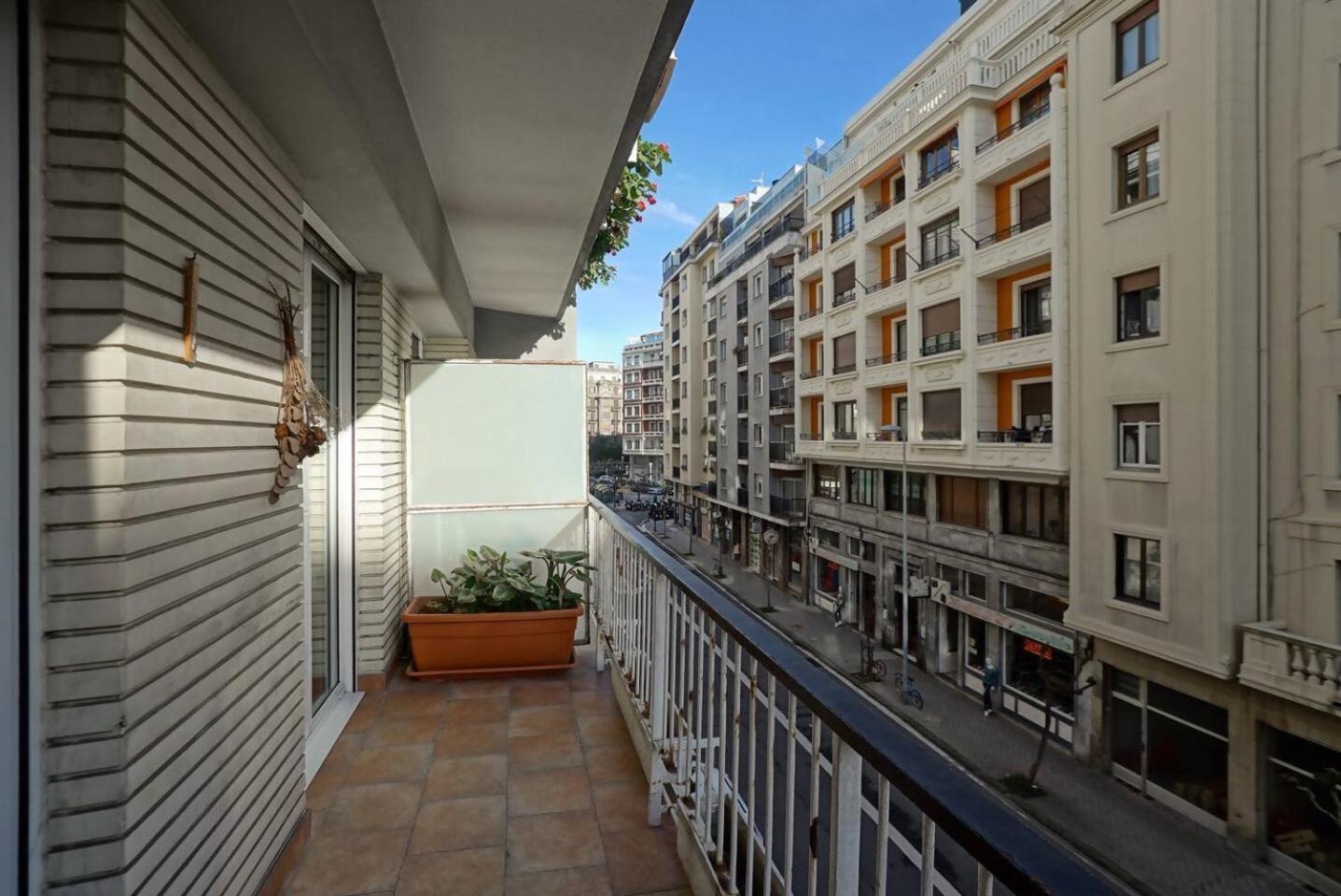 Amplio Apartamento En Gros Con Parking Privado San Sebastián Esterno foto